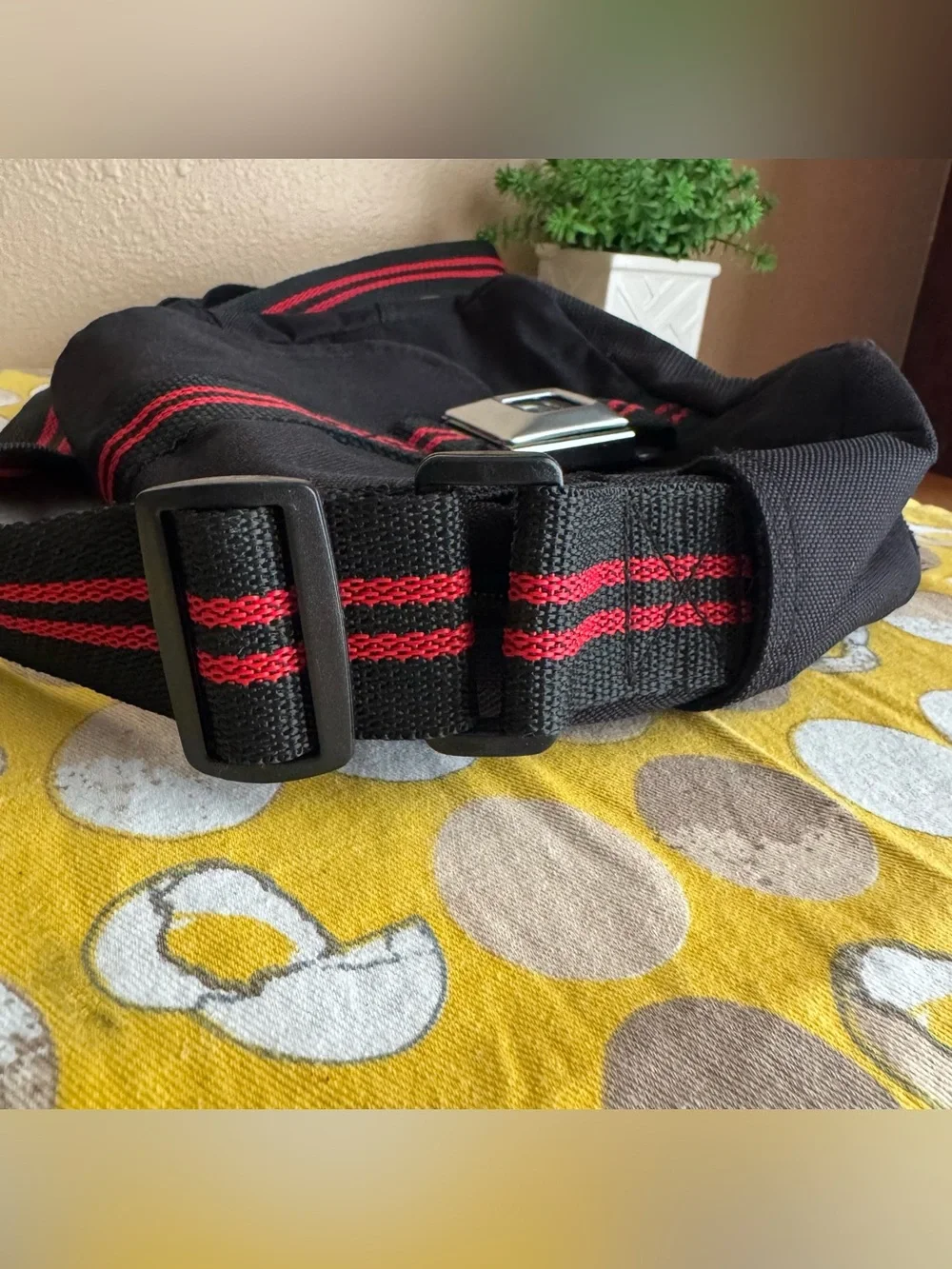 Buckle Down black and red Corvette crossbody bag